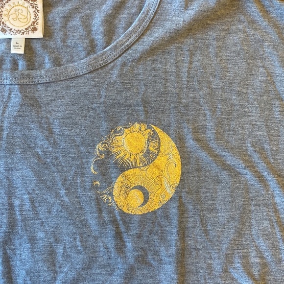 Truself gray ying yang golden graphic tee size L - Picture 5 of 8